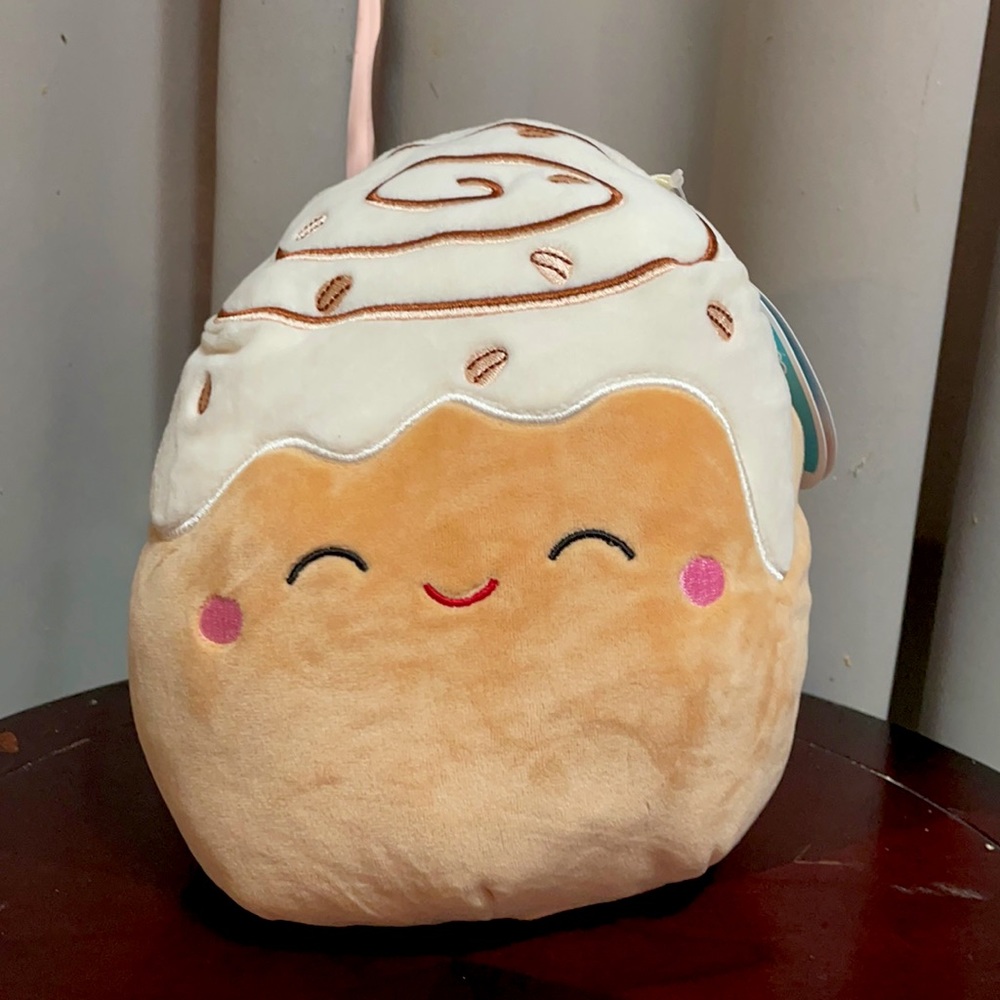 chanel the cinnamonroll squishmallow